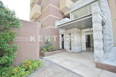 【エントランス】 | エリヴィエール | 清潔なエントランスです