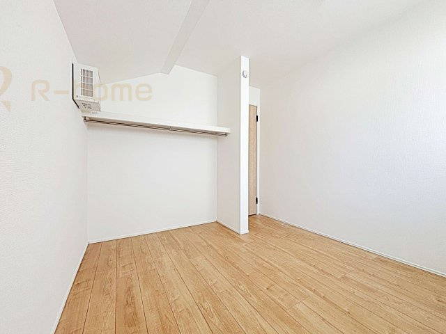 我孫子市青山台2丁目第1期　新築戸建て　1号棟の洋室|整理しやすいオープンクローゼット付きの洋室！