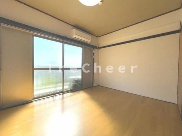 文原ビルの寝室