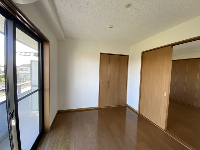 リビオン新茂原の洋室