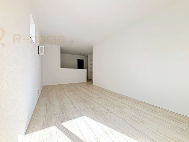 我孫子市青山台2丁目第1期　新築戸建て　2号棟の居間・リビング|広々としたLDK♪自然と家族が集まるリビング階段プラン♪