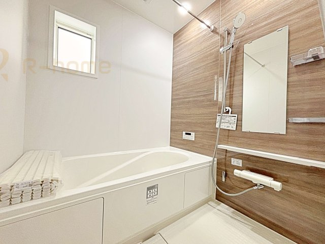 我孫子市青山台2丁目第1期　新築戸建て　2号棟の浴室|１坪タイプの大きなお風呂で、小さなお子様とご一緒に入浴いただける広さです！