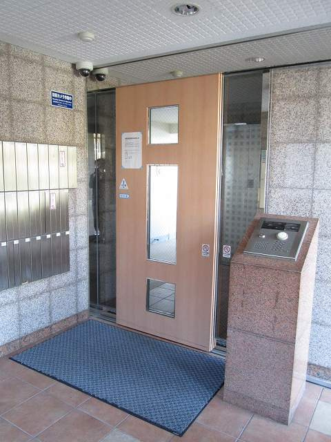 サン・プラシードのエントランス|エントランス