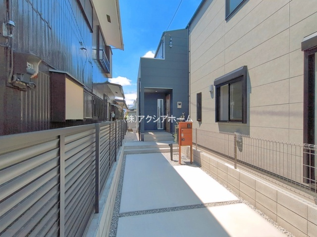 所沢市榎町・全2棟　新築一戸建　2号棟　～LDK20帖～の駐車場|2026年5月14日撮影