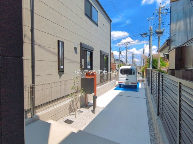 所沢市榎町・全2棟　新築一戸建　2号棟　～LDK20帖～の駐車場|2026年5月14日撮影