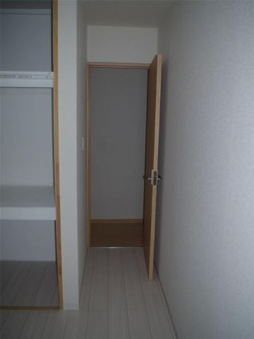 大和高田市旭北町の賃貸マンションの居間・リビング