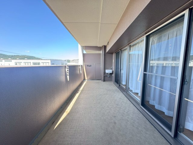 ２０２５年２月リノベーション済み３ＬＤＫ◆ペット２匹まで可能◆ＢＥＬＩＳＴＡ京都山科のバルコニー|インナーバルコニー