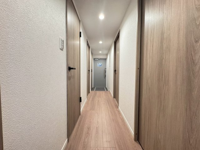２０２５年２月リノベーション済み３ＬＤＫ◆ペット２匹まで可能◆ＢＥＬＩＳＴＡ京都山科の玄関|廊下