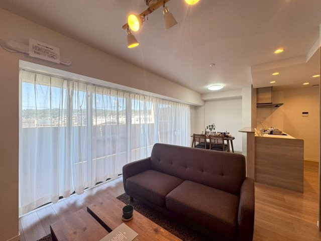 ２０２５年２月リノベーション済み３ＬＤＫ◆ペット２匹まで可能◆ＢＥＬＩＳＴＡ京都山科の居間・リビング|リビング