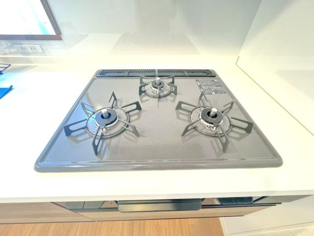 ２０２５年２月リノベーション済み３ＬＤＫ◆ペット２匹まで可能◆ＢＥＬＩＳＴＡ京都山科のキッチン|ガスコンロ