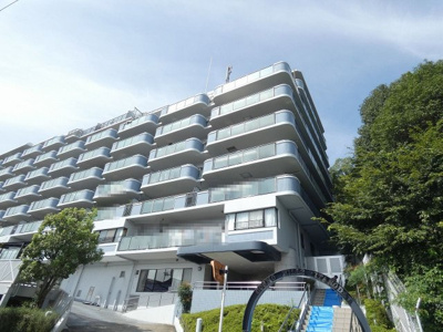 【外観】 | コスモヒルズ北野田 | 【クローゼット】お部屋を広く利用するために必須なクローゼットあります♪もちろんお荷物を収納されても良しの勝手の良いクローゼットは嬉しいですね♪