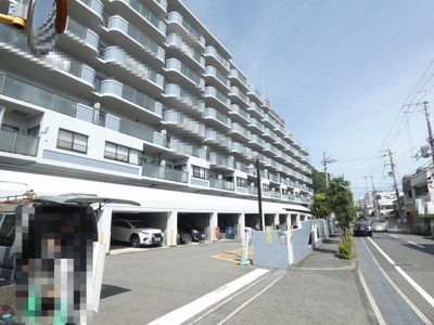 【その他】 | コスモヒルズ北野田 | 【ワイドバルコニー】開放感のあるバルコニーです♪お洗濯も楽々快適に干せますよ♪東面バルコニーですので、日当たり良好で洗濯物がよく乾きますね！