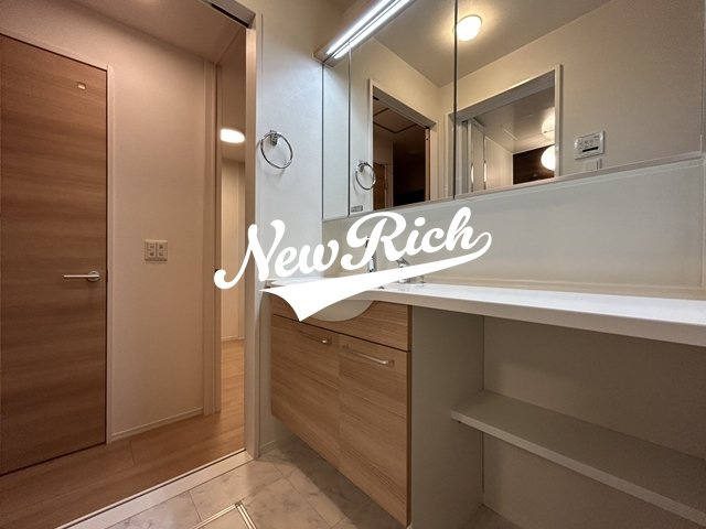 前橋市小相木町のアパートの独立洗面台