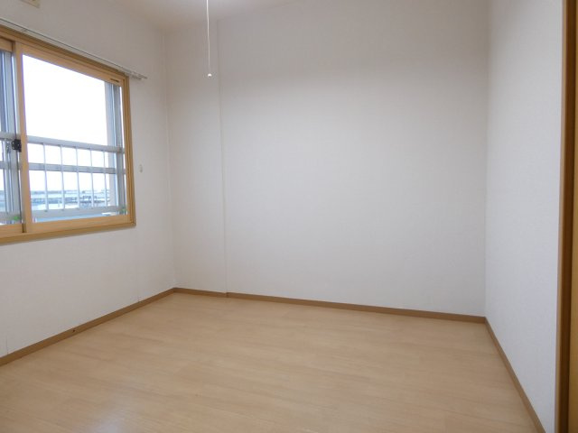 マンション鹿内の洋室