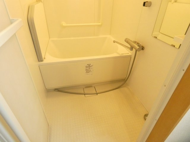 マンション鹿内の浴室