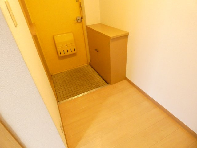 マンション鹿内の玄関