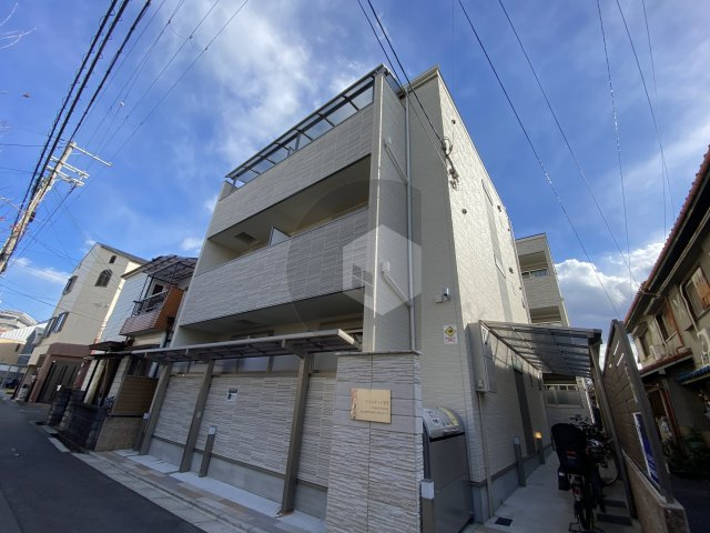 クリエオーレ吉田の外観