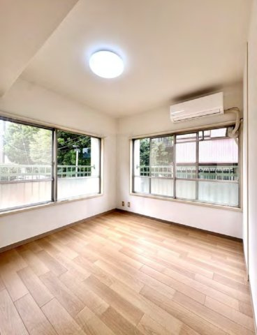 ニュー柏コーポラスの居間・リビング