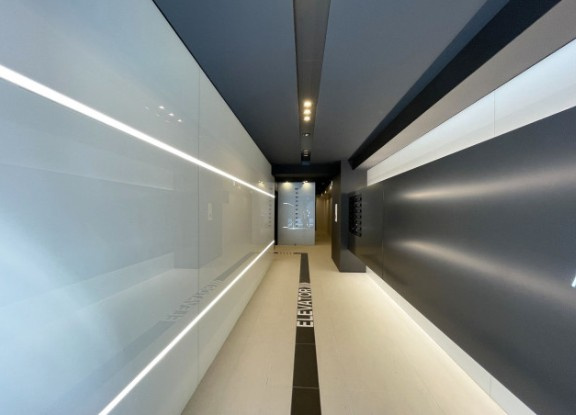 ACN堺筋本町ビルのエントランス