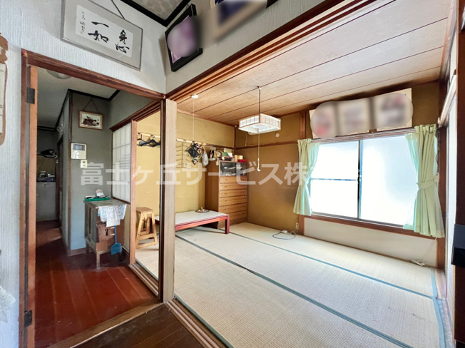 【居間・リビング】 | 磐田市見付東坂　中古住宅 | 間取り図をご確認ください。