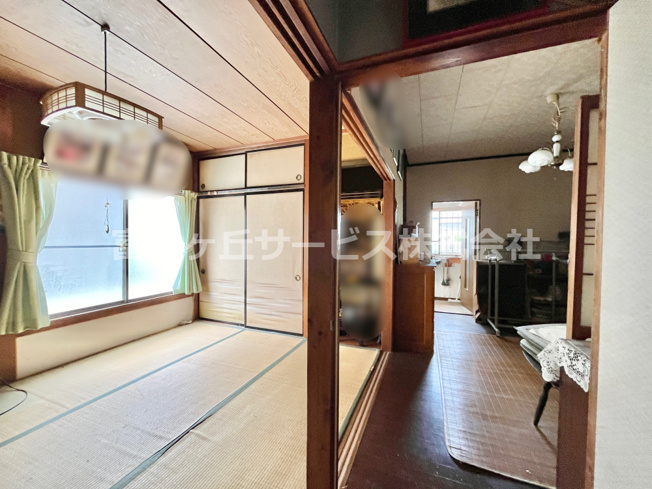 【居間・リビング】 | 磐田市見付東坂　中古住宅 | 間取り図をご確認ください。