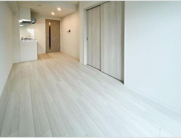 Alivis緑橋の居間・リビング