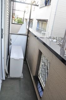 ライラックⅠのバルコニー|バルコニーからの眺めを楽しみながら食事をしませんか