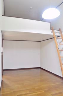 ライラックⅠの居間・リビング|こちらの居間で趣味の時間をお楽しみください