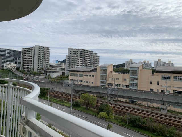 名谷１５団地　６４号棟のバルコニー