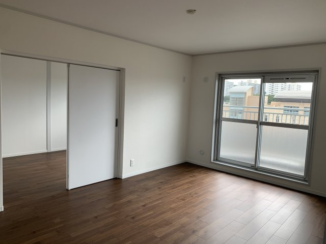 名谷１５団地　６４号棟の居間・リビング