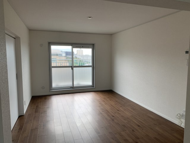 名谷１５団地　６４号棟の居間・リビング