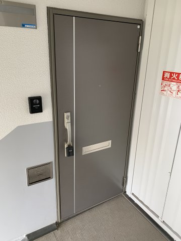 名谷１５団地　６４号棟の玄関