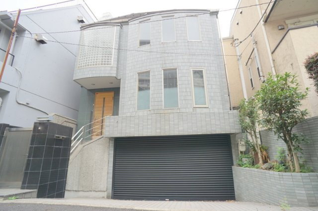 南平台町　土地の外観|☆渋谷周辺の利便性と閑静な住環境を兼ね備えた南平台町
☆土地面積126.86㎡（私道部分16.38㎡含む）
☆現況上物有り（空室）