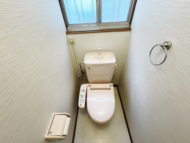 堀越3-6-5借家のトイレ