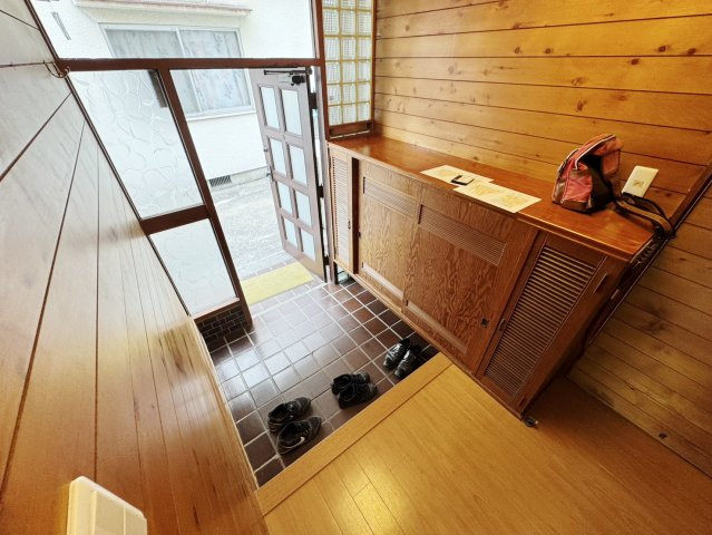 堀越3-6-5借家の玄関