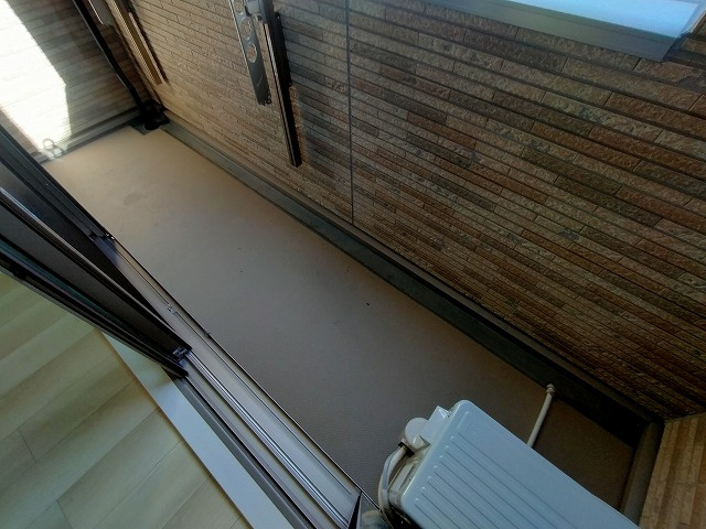 神戸市兵庫区熊野町３丁目のアパートのバルコニー