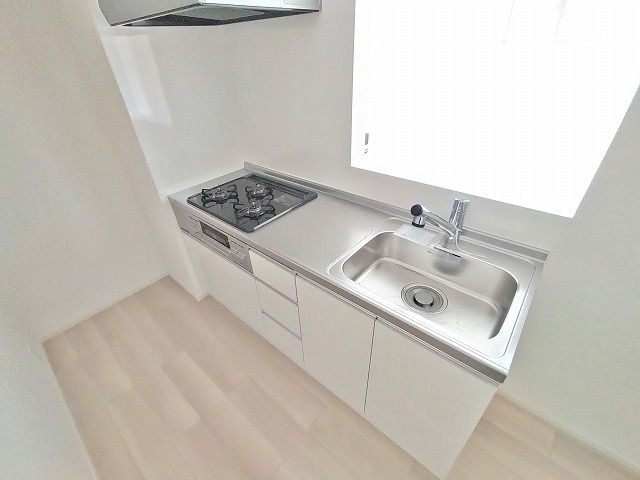 神戸市兵庫区熊野町３丁目のアパートのキッチン