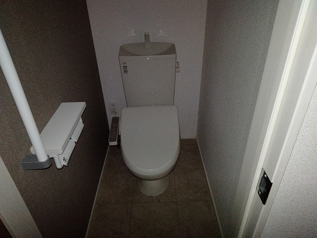 神戸市兵庫区熊野町３丁目のアパートのトイレ