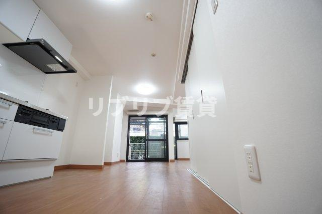 ＭＫマンション矢作台パレス（モーレス100）の居間・リビング