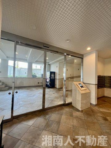 ランドステージ茅ヶ崎オーシャンビューのエントランス|ゆとりのあるエントランスです