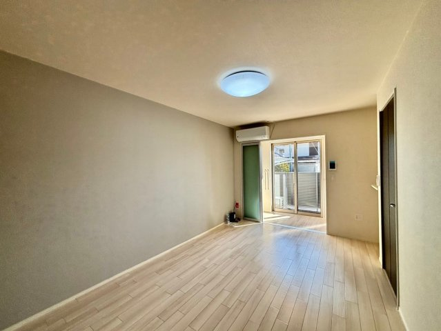 ステラータの洋室