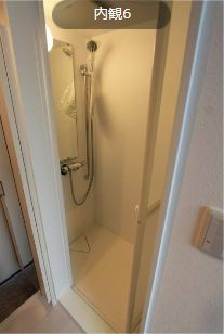 フラット芦花公園のシャワールーム|落ち着いた空間のお風呂です