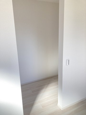 アーバンスタイル渋川市石原１期　１号棟の収納|２階洋室1収納です。ウォークインクローゼットです！