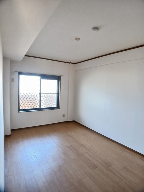 フォレストパレス五番館の洋室