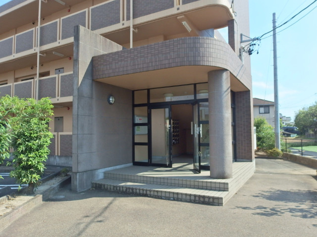 フォレストパレス五番館のエントランス