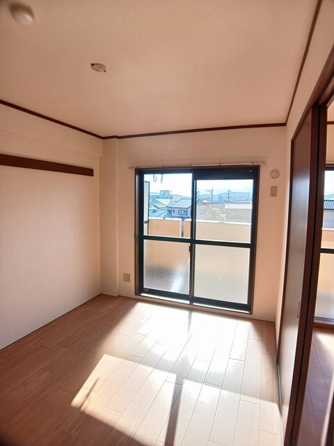 フォレストパレス五番館の洋室