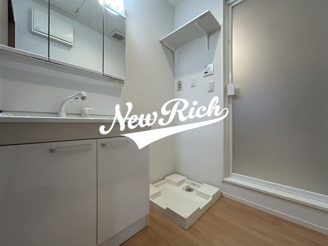 前橋市元総社町のアパートの独立洗面台