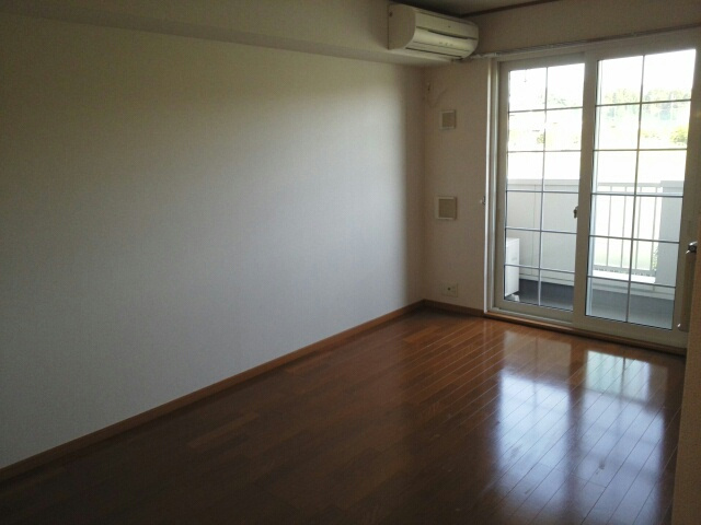 ファミールⅣの居間・リビング