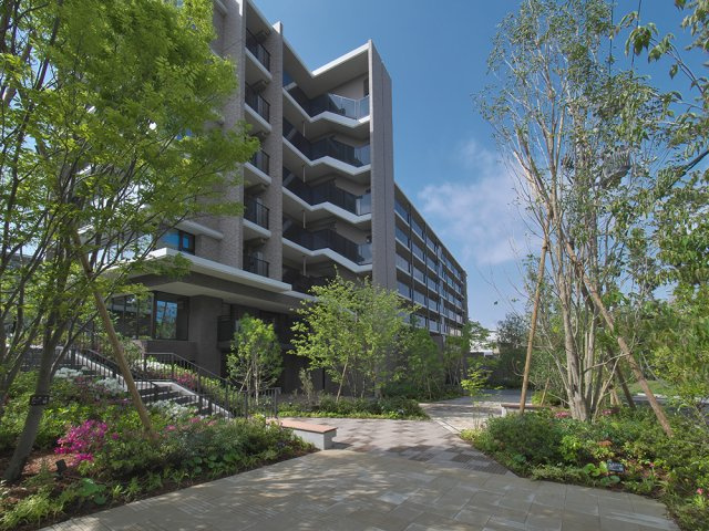 ジオ北千里藤白台の外観