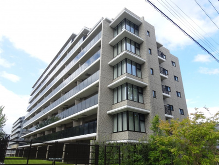 ジオ北千里藤白台の外観